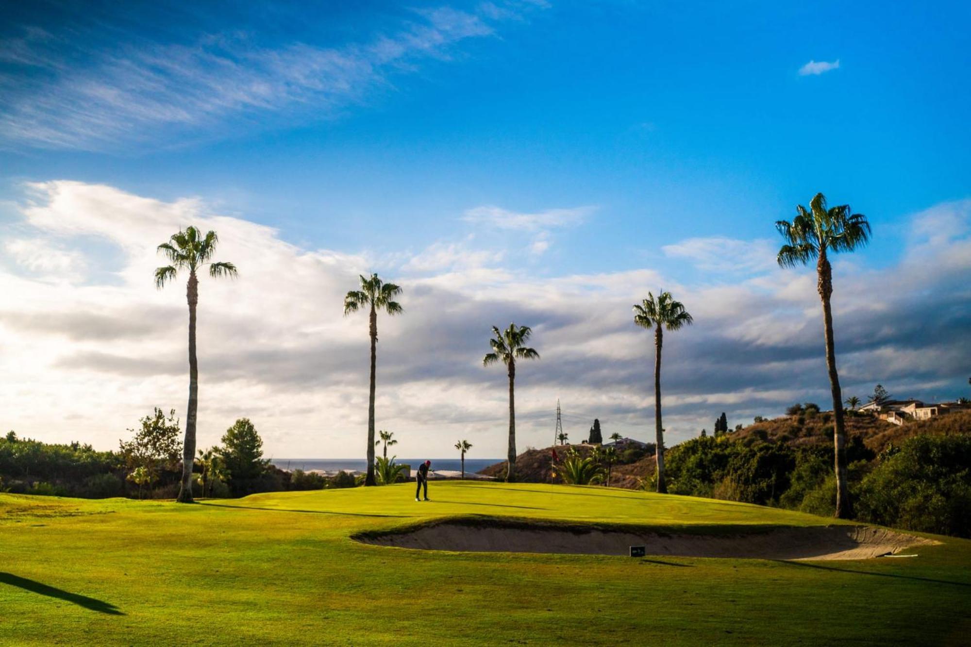 Golf En Baviera Con Vistas Al Mar Apartment Caleta De Velez Ngoại thất bức ảnh